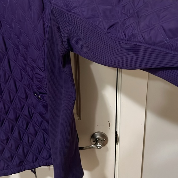 Like New! Purple Quilted mid-weight Jacket - Picture 5 of 8